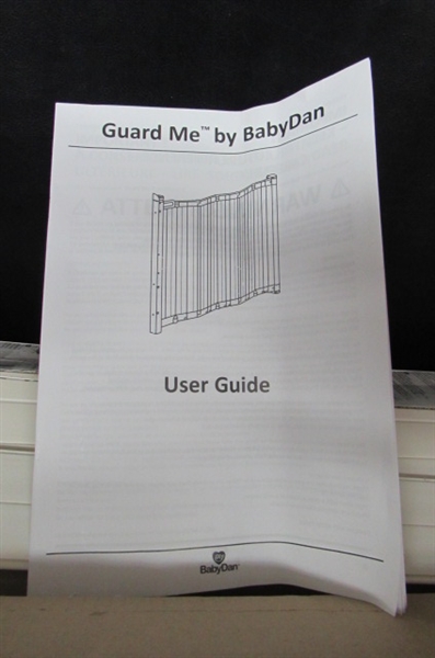 GUARD ME BY BABY DAN RETRACTABLE BABY/PET GATE