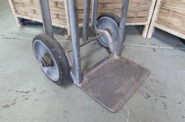HAND TRUCK WITH HARD RUBBER TIRES