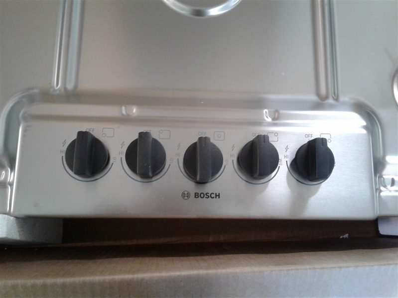 Bosch 500 Series 36 in. Gas Cooktop in Stainless Steel with 5 Burners including 16,000 BTU Burner