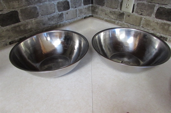 LARGE BOWLS - TUPPERWARE, STAINLESS STEEL & WOODEN