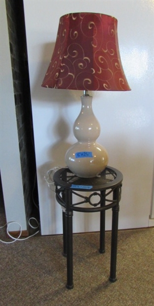 METAL ACCENT TABLE/STAND & LAMP