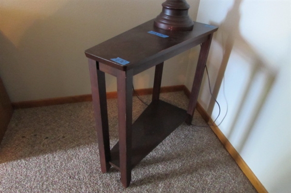 ANTIQUE TAPERED SIDE TABLE & LAMP