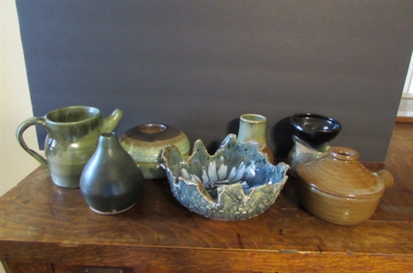 ASSORTED POTTERY AND STONEWARE DECOR