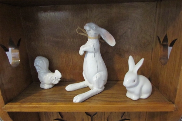 WOODEN CURIO SHELF WITH COUNTRY CRITTER FIGURINES