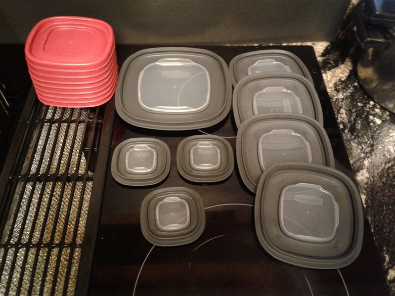 Dish drainer, plastic containers with lids, plastic pitchers *SEE DESCRIPTION FOR CORRECTION