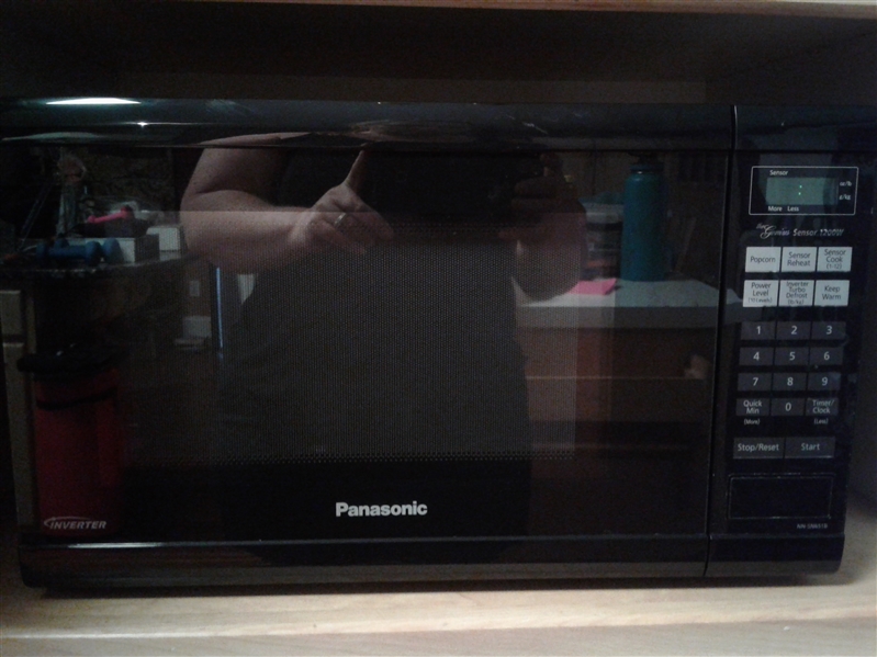Panasonic Microwave & Cookbooks