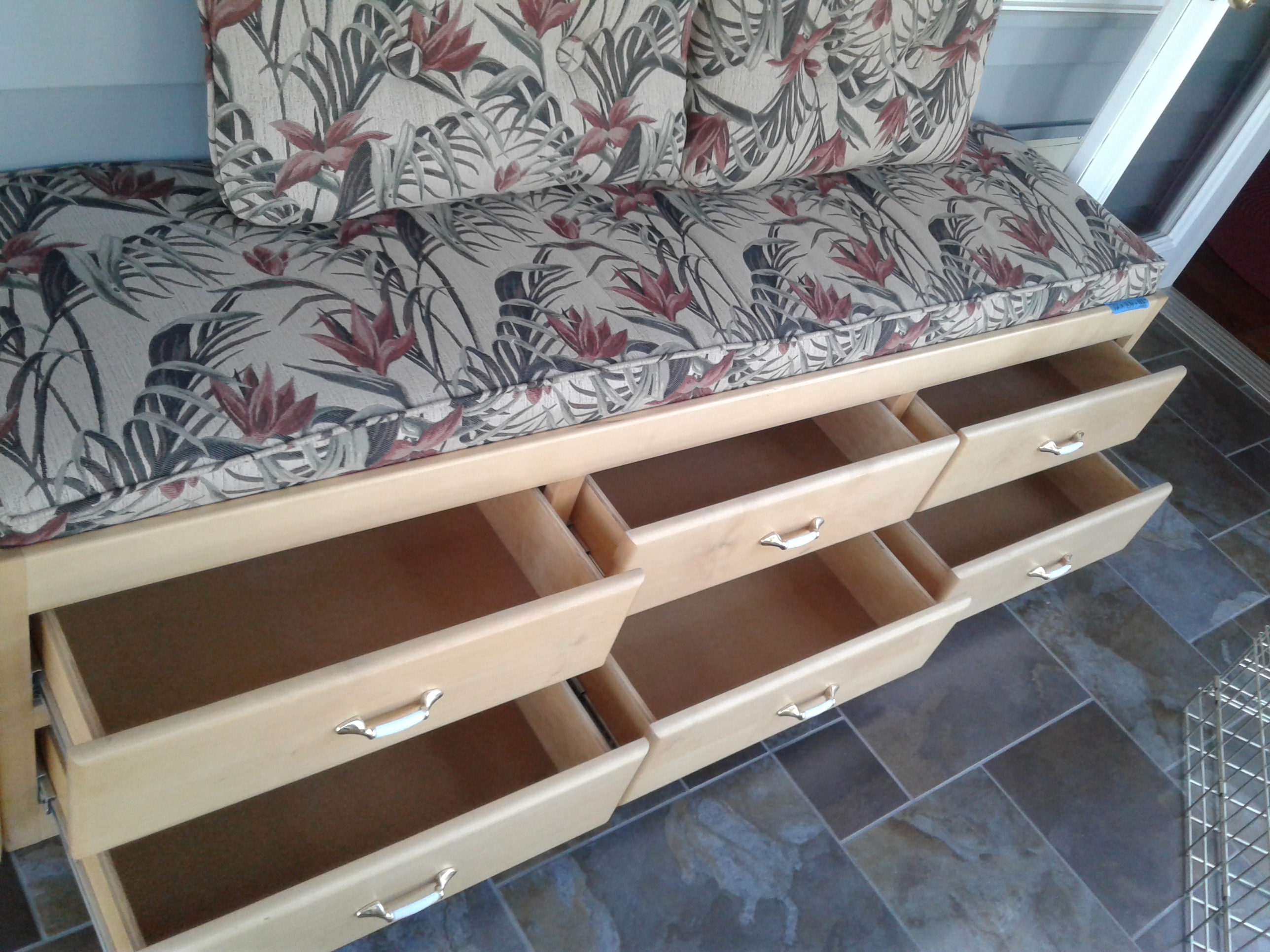 Lot Detail Cushioned Bench Seat with 6 Storage Drawers
