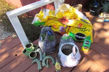 ROOSTER PLANTERS, POTTING SOIL & MORE