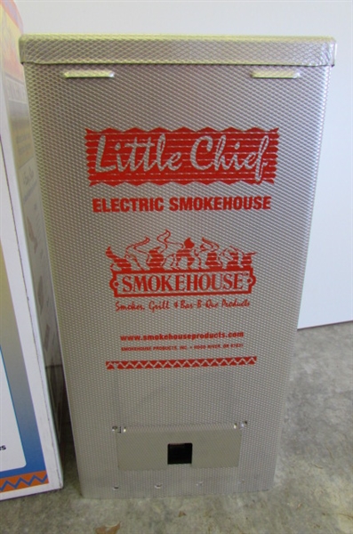 NEW LITTLE CHIEF ELECTRIC SMOKEHOUSE