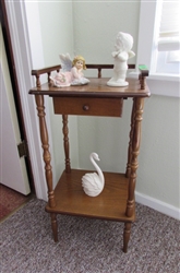 WOOD ACCENT TABLE & DECOR