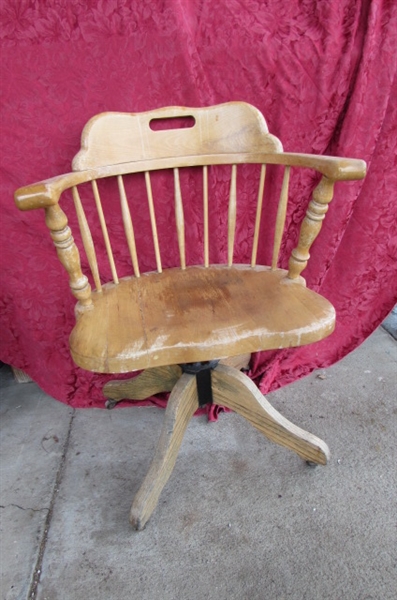 PAIR OF VINTAGE WOODEN OFFICE CHAIRS