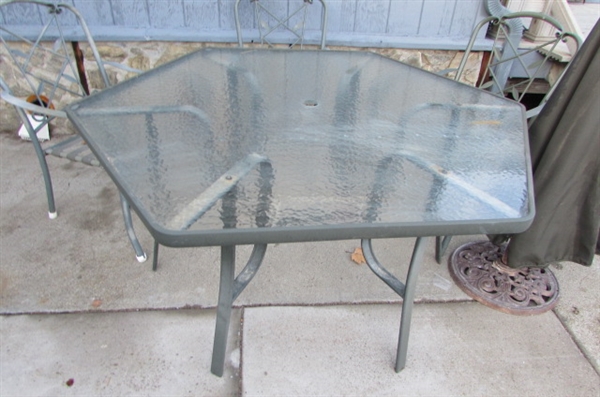 OCTAGON GLASS OUTDOOR TABLE AND CHAIRS