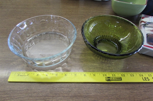 ASSORTED KITCHEN BOWLS/CONTAINERS