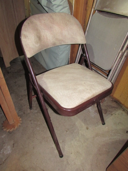 VINTAGE CARD TABLE & 4 FOLDING CHAIRS