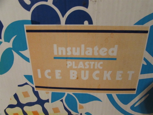 VINTAGE PORTABLE BAR SET & PLASTIC ICE BUCKET