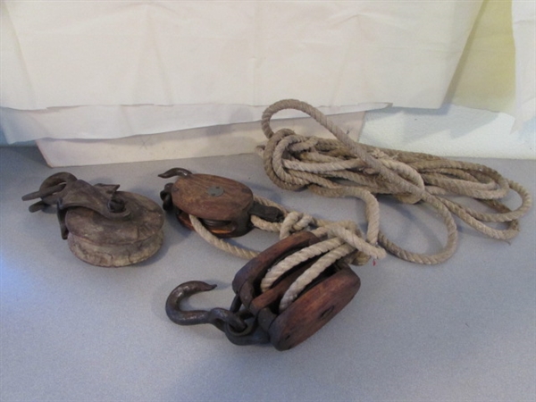 WOODEN PULLEY & BLOCK & TACKLE