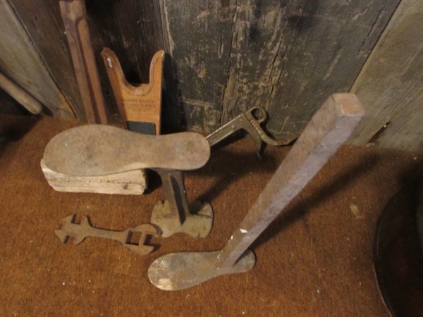 BRANDING IRONS, COBBLERS SHOE FORMS