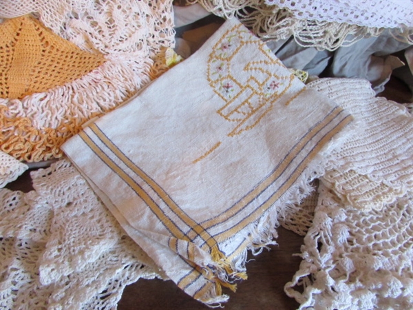 LARGE COLLECTION OF VINTAGE DOILIES, LINENS AND MORE