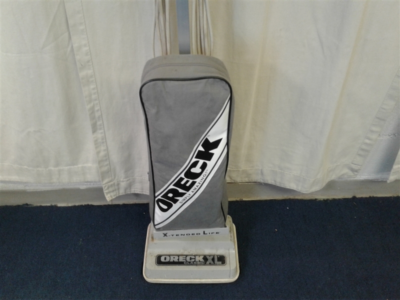 Oreck XL Vacuum w/Bags & Belt