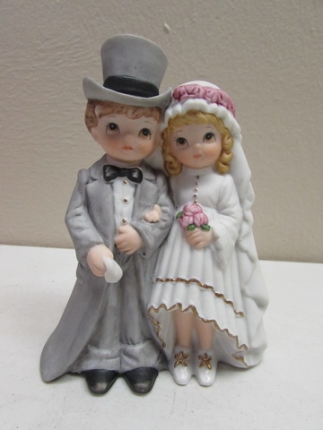 2 LEFTON CHINA BRIDE & GROOM CAKE TOPPERS