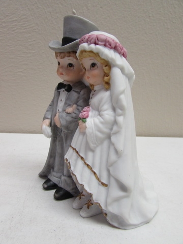 2 LEFTON CHINA BRIDE & GROOM CAKE TOPPERS