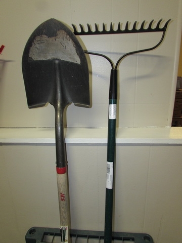 YARD AND GARDEN TOOLS & STAND