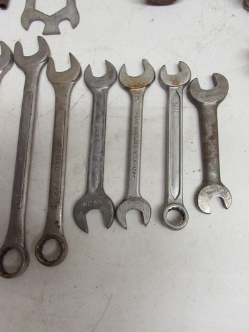 WRENCHES & SOCKETS
