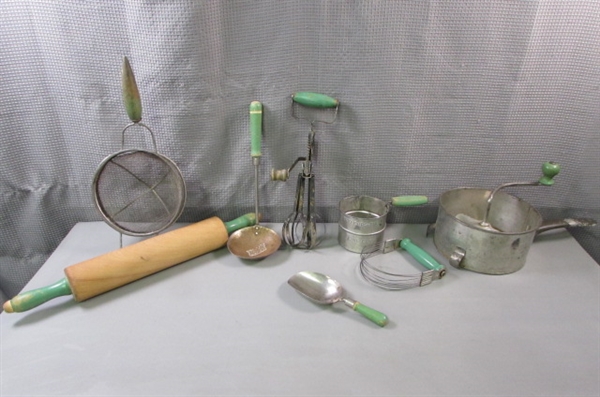 Vintage & Antique Kitchen Gadgets- Green Handle