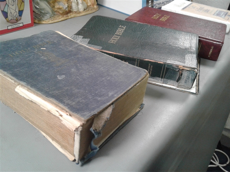 Bibles, Religious Books & Items