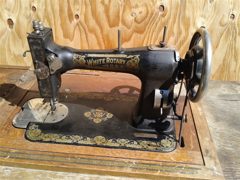 White Rotary Sewing Machine Table 