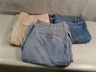 Mens Faded Glory and Levis Shorts Size 42