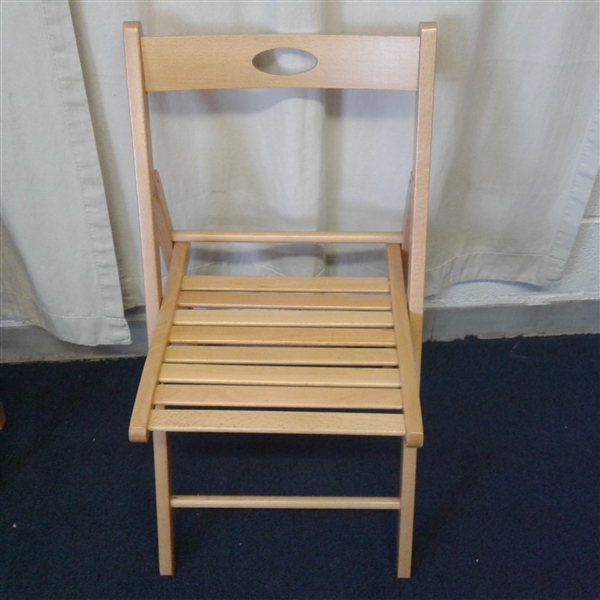4 Foldable Wood Chairs 