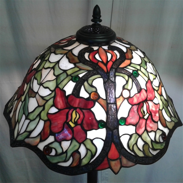 Vintage Signed Quoizel Iris Stained Glass Floor Lamp