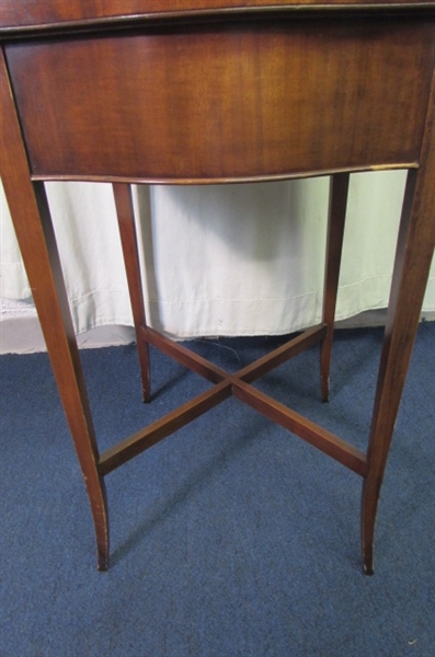 Vintage Imperial Side Table w/Drawer