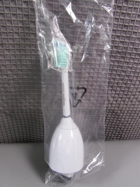 PHILIPS SONICARE REPLACEMENT BRUSH HEADS - E SERIES - 8 PIECES
