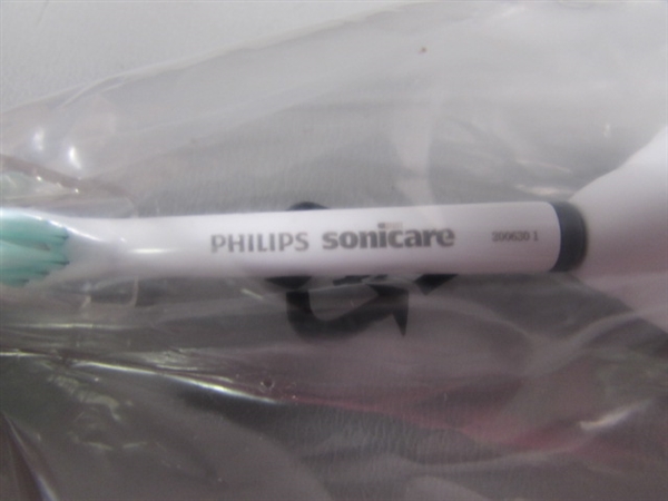 PHILIPS SONICARE REPLACEMENT BRUSH HEADS - E SERIES - 8 PIECES