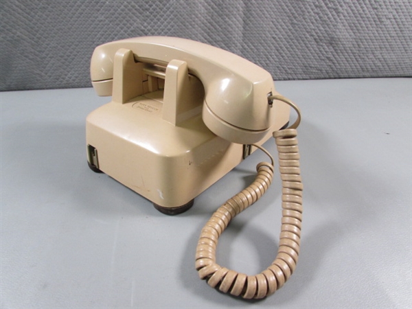 VINTAGE ROTARY DIAL TELEPHONE