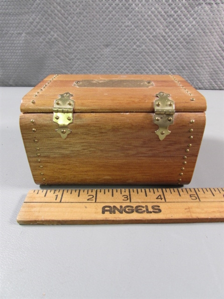 WOODEN BOX FULL OF FASHION WATCHES