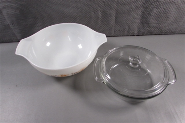 LARGE PYREX TOWN & COUNTRY CINDERELLA BOWL & CLEAR CASSEROLE W/LID