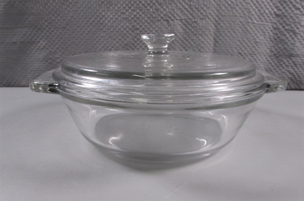 LARGE PYREX TOWN & COUNTRY CINDERELLA BOWL & CLEAR CASSEROLE W/LID