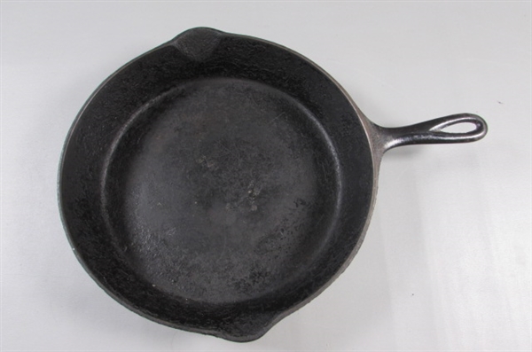 #8 CAST IRON FRYING PAN