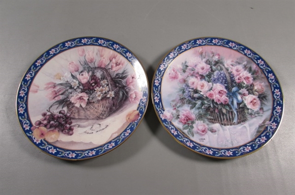FLORAL THEMED COLLECTORS PLATES
