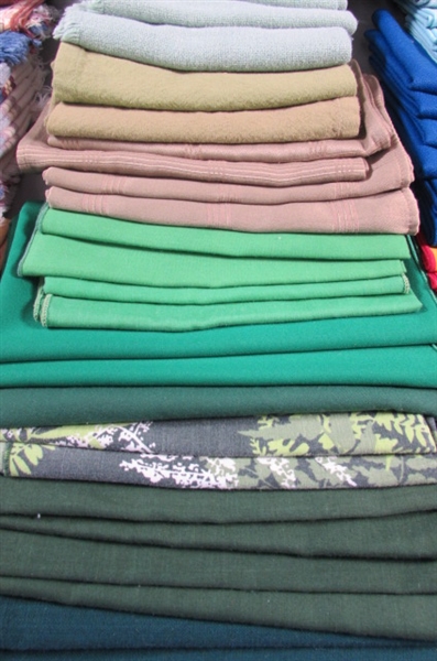 LARGE COLLECTION OF CLOTH NAPKINS