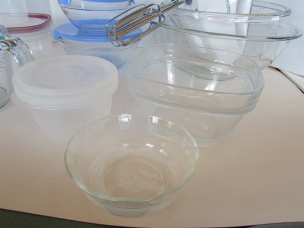 GLASS MIXING BOWLS, MEASURING CUPS AND HAND MIXER