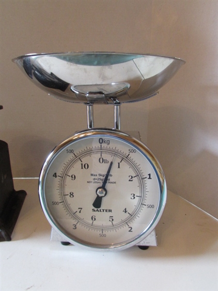 VINTAGE AND NEW KITCHEN SCALES