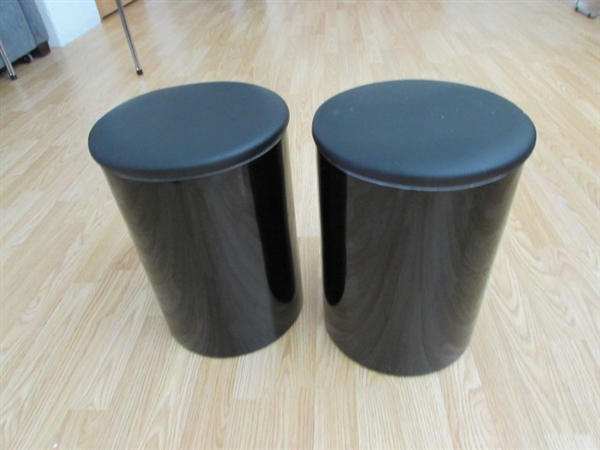 NEW - MODERN BLACK GLASS COFFEE TABLE WITH STOOLS