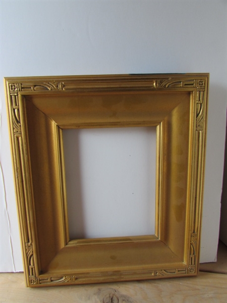 6 GOLD ART FRAMES OF SAME STYLE DIFFERENT SIZES