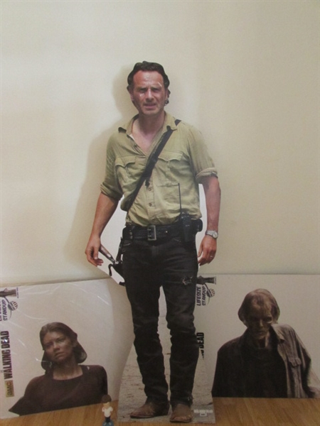 LIFE SIZE WALKING DEAD CUT OUTS. RICK, MAGGIE AND A ZOMBIE. SMALL BOBBLE HEAD DEXTER