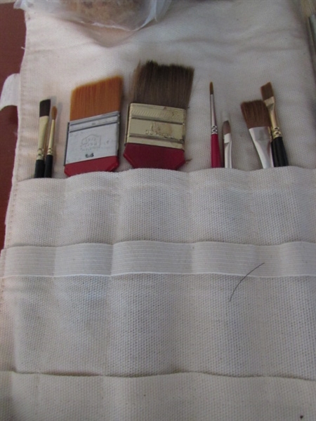 ARTISTS PAINT BRUSHES AND ROLL UP BRUSH STORAGE