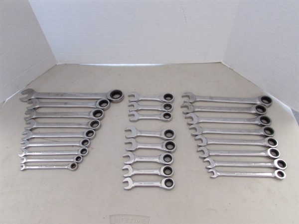 METRIC AND STANDARD GEAR WRENCHES